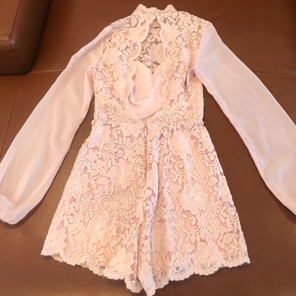 Bebe Lace Romper Lined Light Pink Long Sleeves Shorts Size XS - Picture 6 of 8